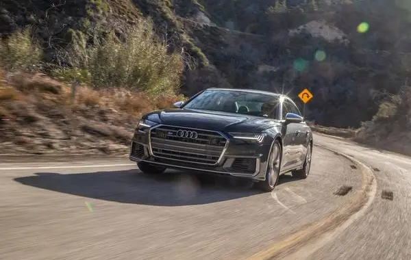 Audi S6 (C8)-3
