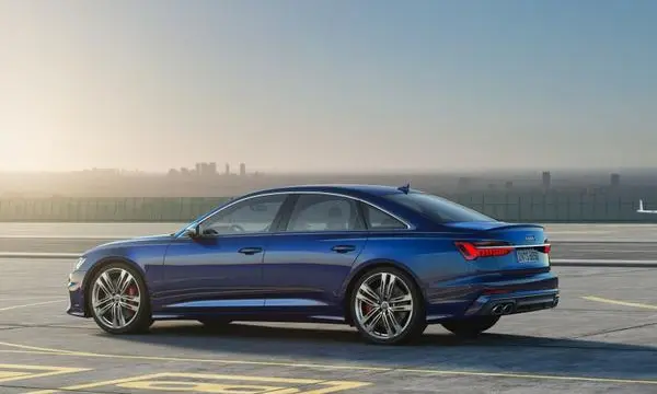 Audi S6 (C8)-5