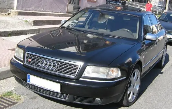 Audi S8 (D2)-5