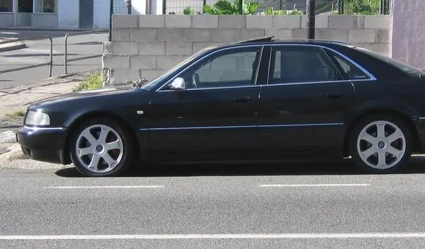 Audi S8 (D2)-0