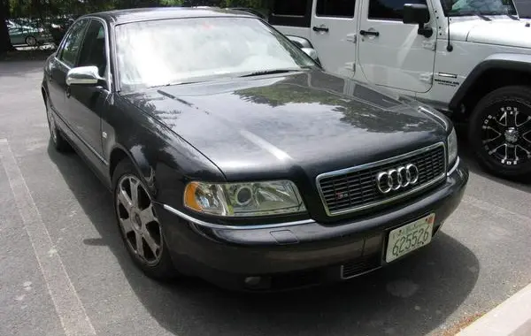 Audi S8 (D2)-2