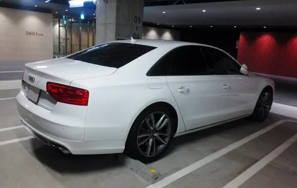 Audi S8 (D4)-3