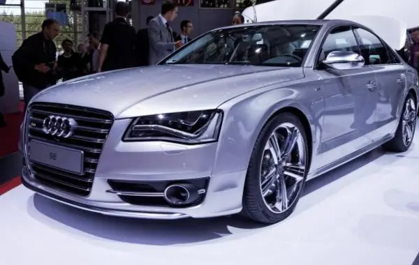 Audi S8 (D4)