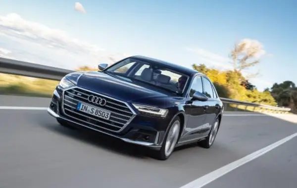 Audi S8 (D5)