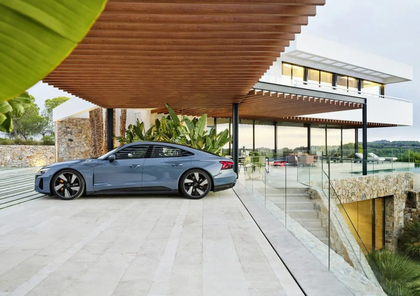 Audi e-tron GT-8