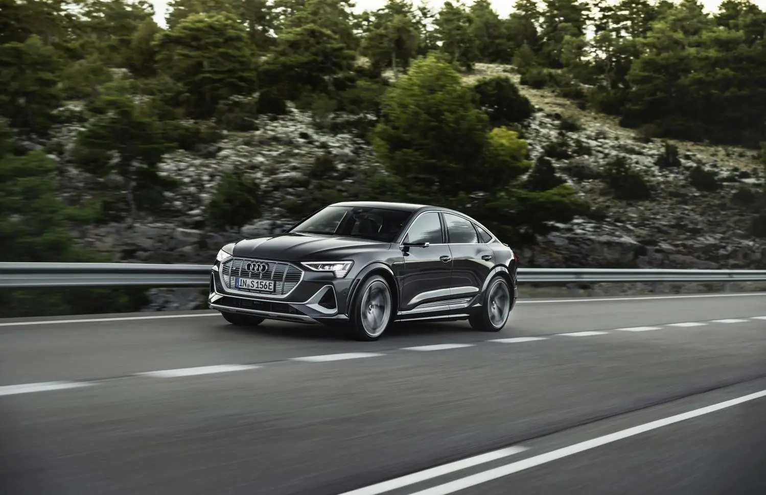 Audi e-tron Sportback-2