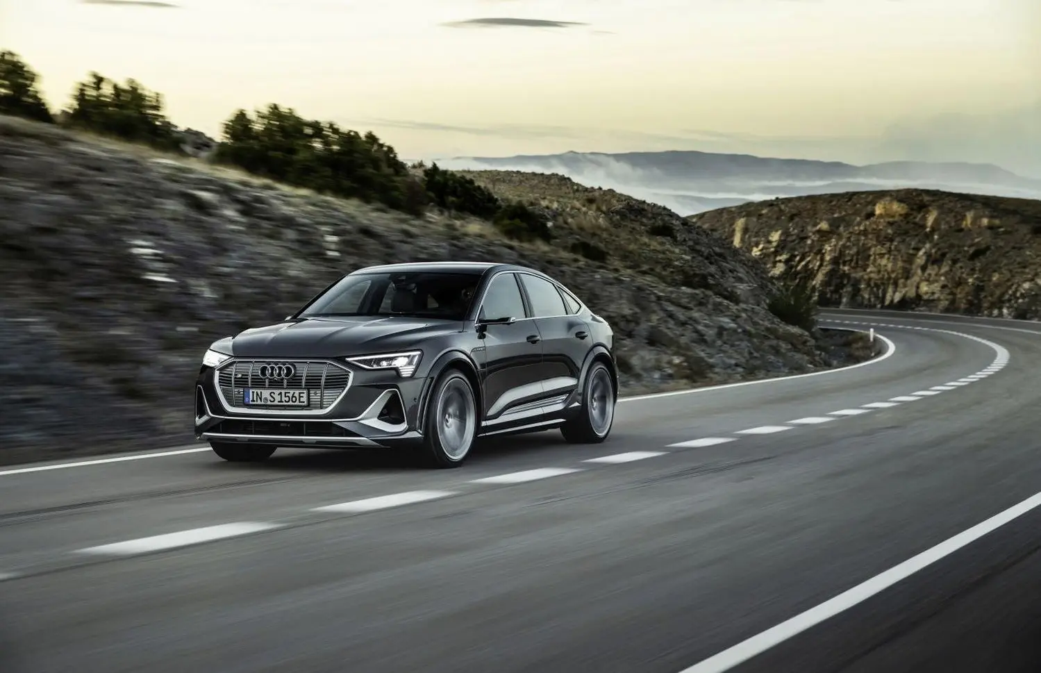 Audi e-tron Sportback-0