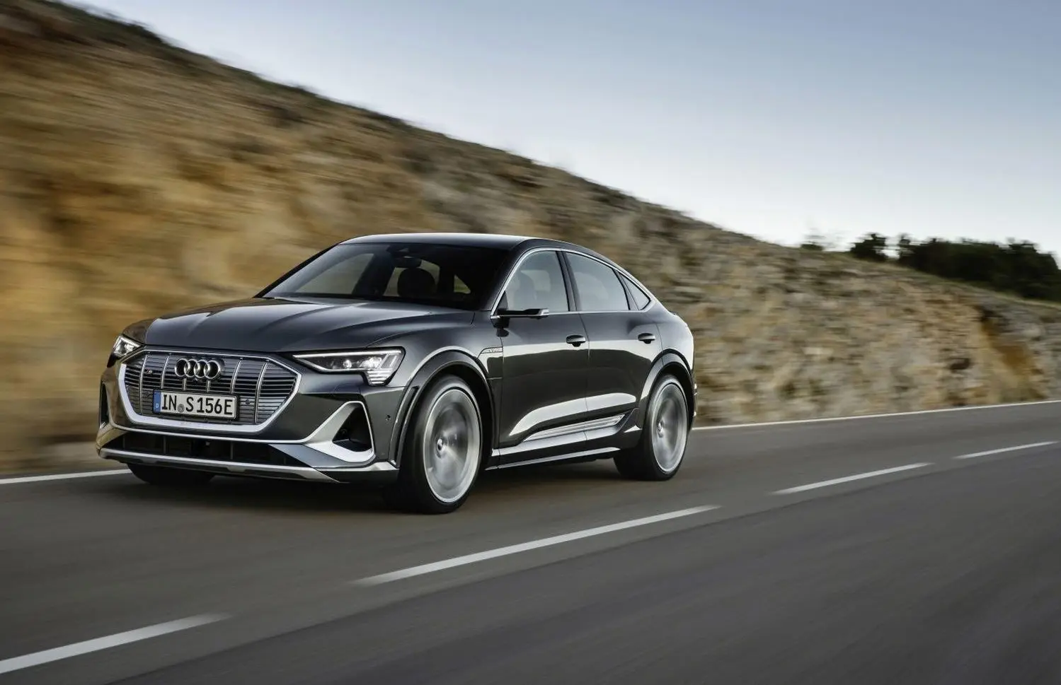 Audi e-tron Sportback-13