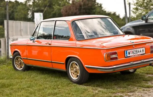 BMW 02 (E10)-3