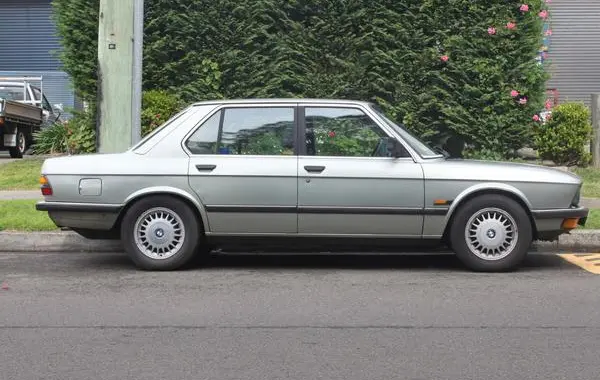BMW 5 Серии (E28)-3