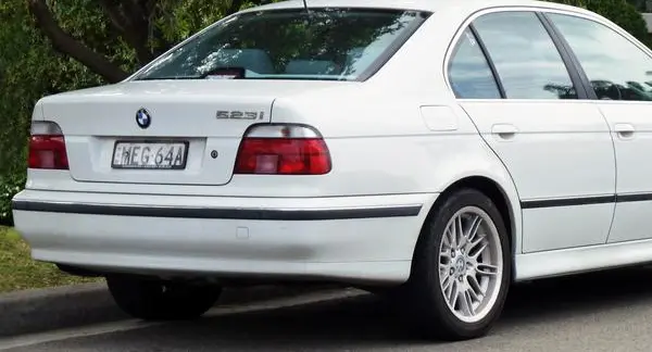BMW 5 Серии (E39)-0