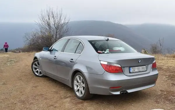BMW 5 Серии (E60)-2