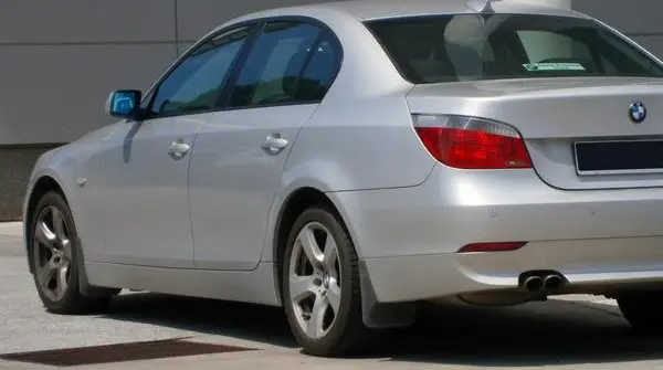 BMW 5 Серии (E60)-6