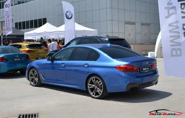BMW 5 Серии Sedan (G30)-4