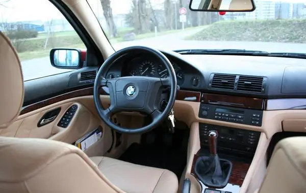 BMW 5 Серии Touring (E39)-1