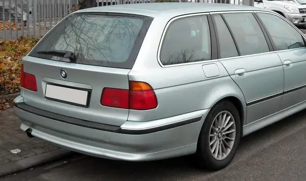 BMW 5 Серии Touring (E39)-6