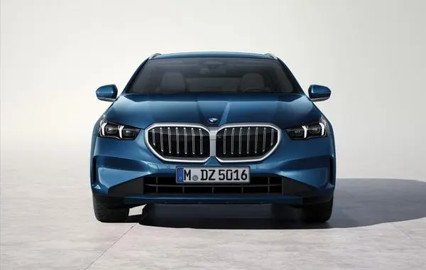 BMW 5 Серии Touring (G61)-2
