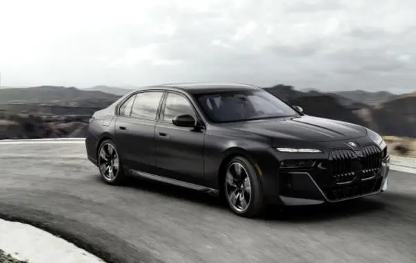 BMW 7 Серии (G70)