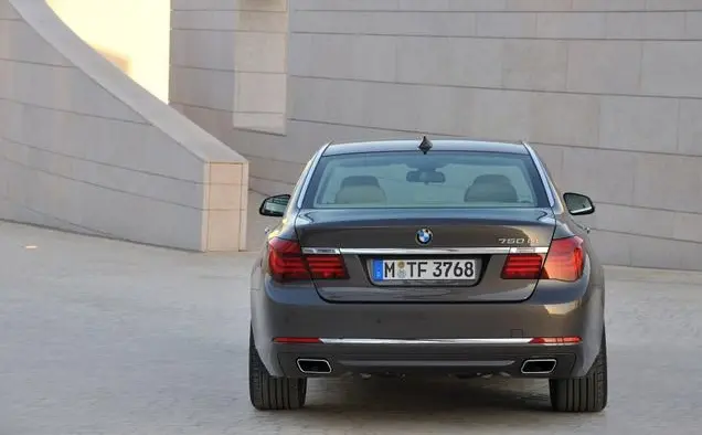 BMW 7 Серии Long (F02 LCI, facelift 2012)-12