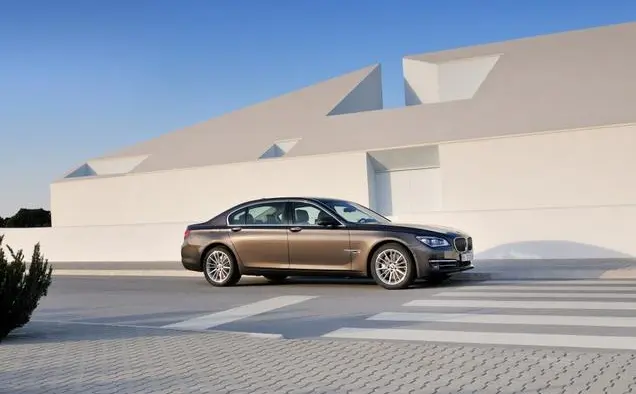 BMW 7 Серии Long (F02 LCI, facelift 2012)-3