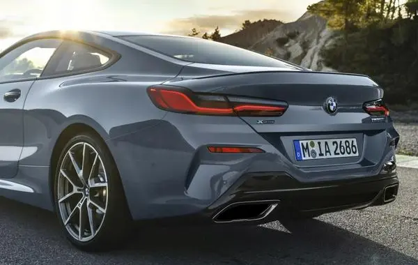 BMW 8 Серии (G15)-4