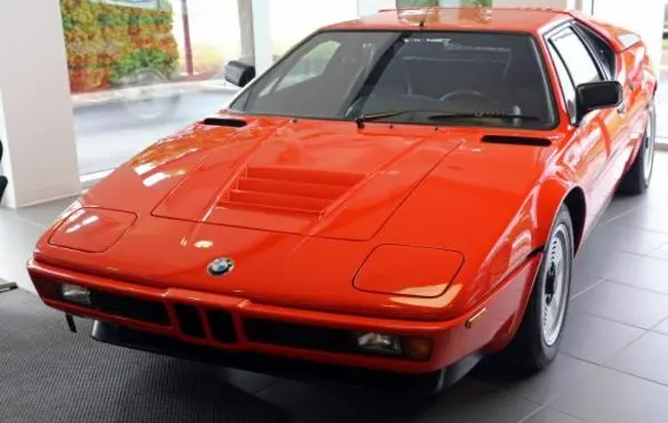 BMW M1 (E26)