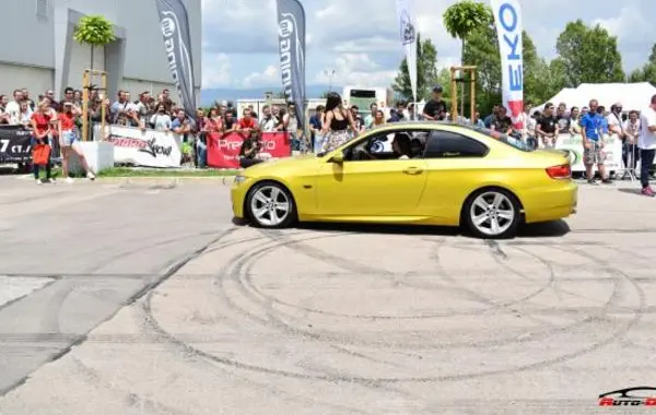 BMW M3 Coupe (E92)-4