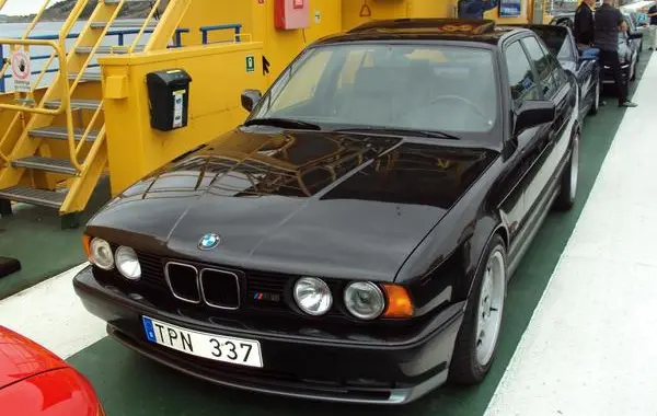 BMW M5 (E34)-4