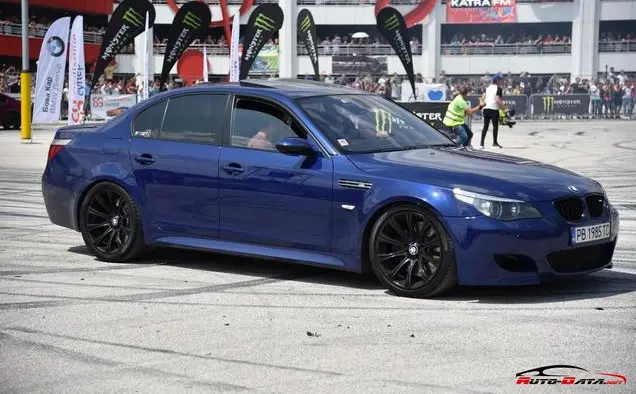 BMW M5 (E60)-0