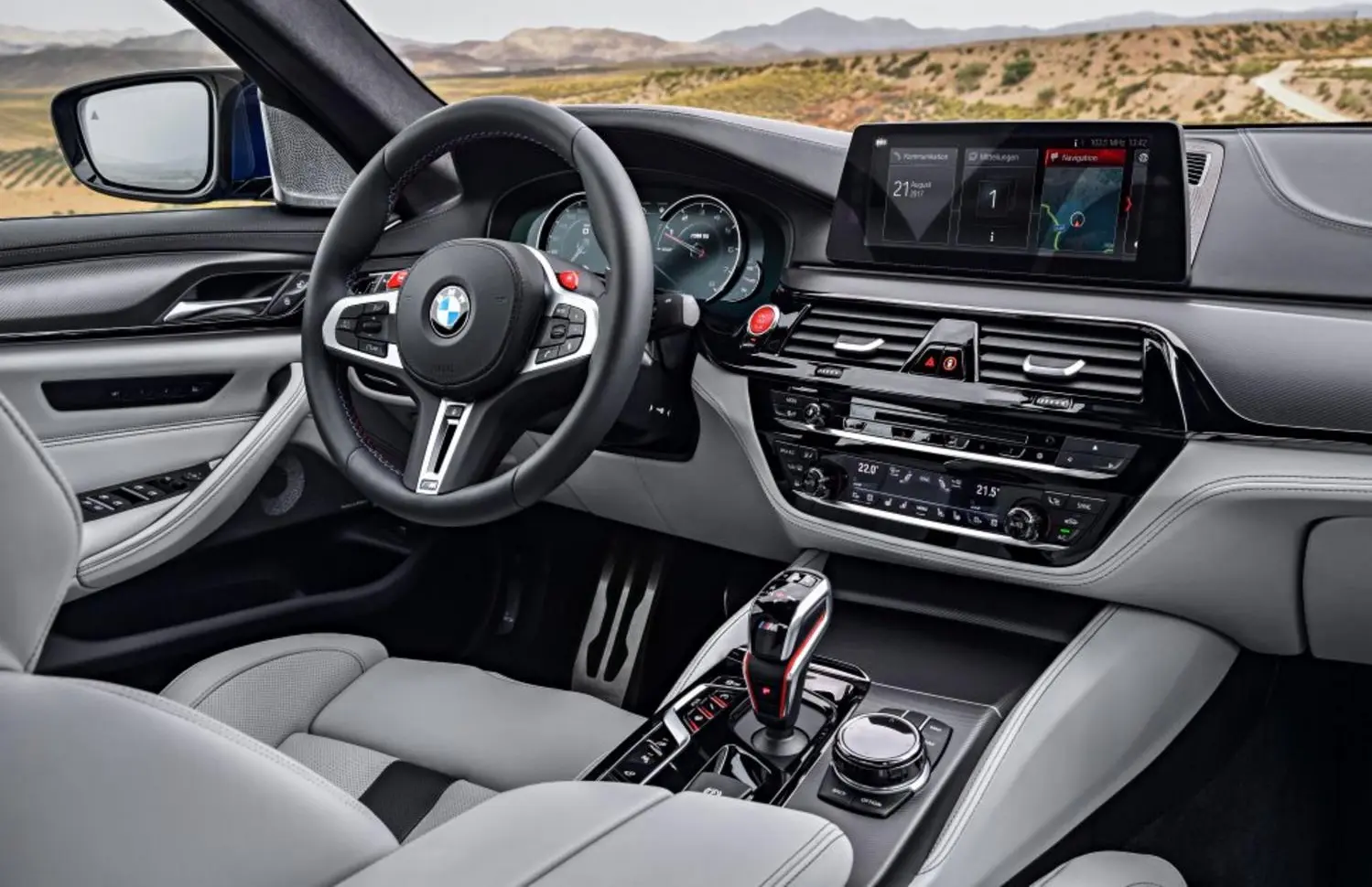 BMW M5 (F90)-1