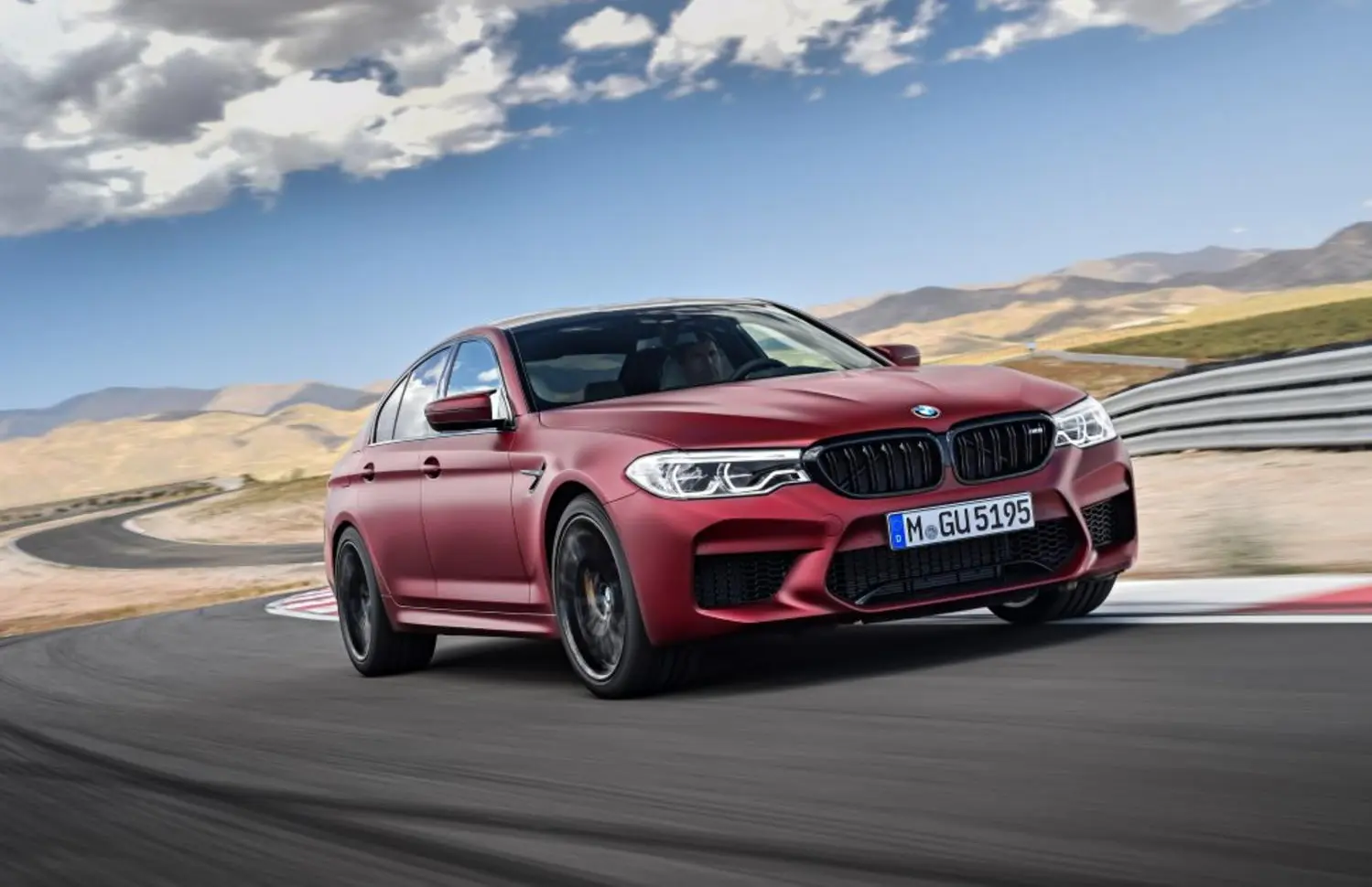 BMW M5 (F90)-13