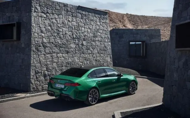 BMW M5 (G90)-8