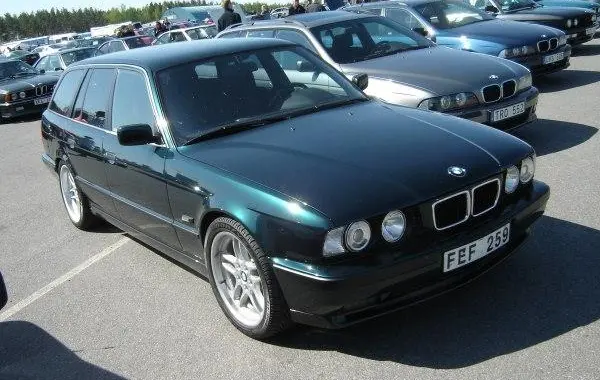 BMW M5 Touring (E34)