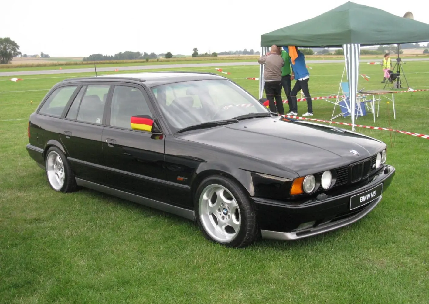 BMW M5 Touring (E34)-6
