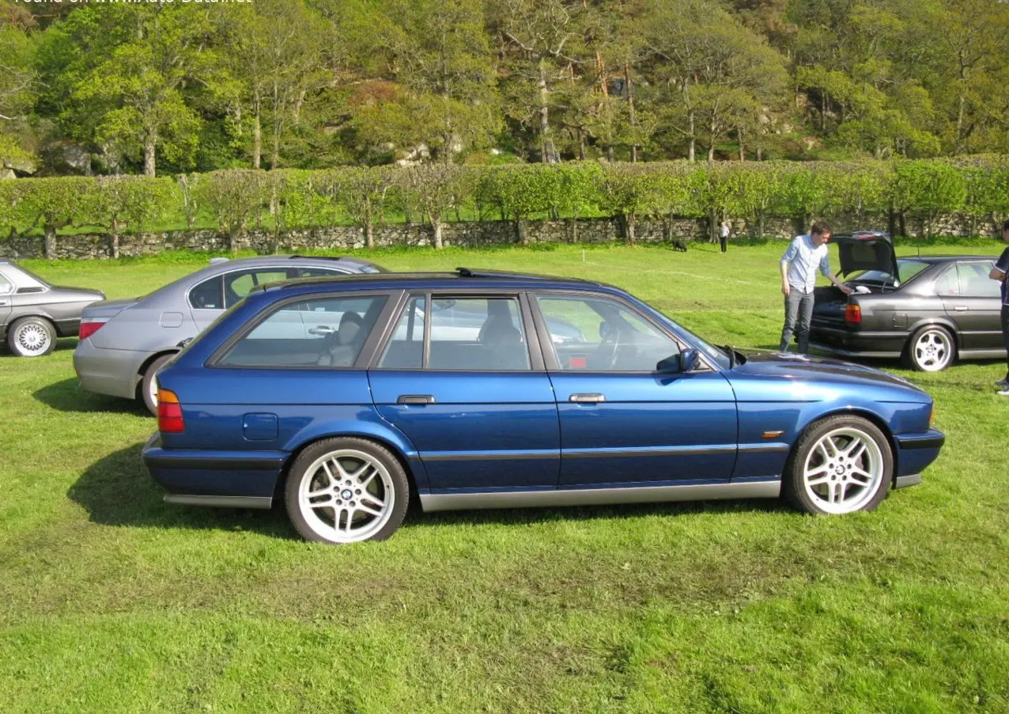 BMW M5 Touring (E34)-5