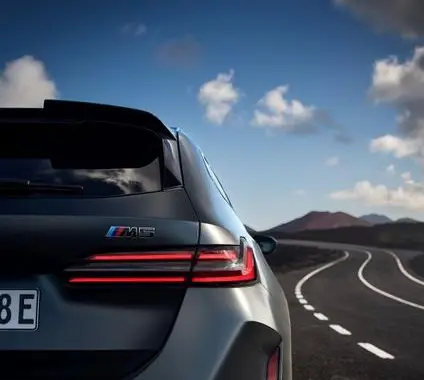 BMW M5 Touring (G99)-3