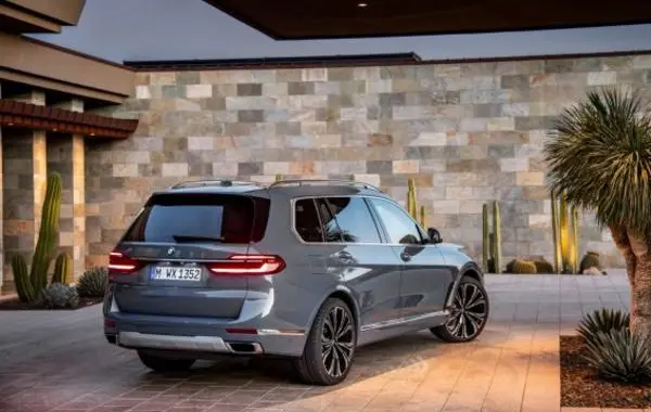 BMW X7 (G07, facelift 2022)-7