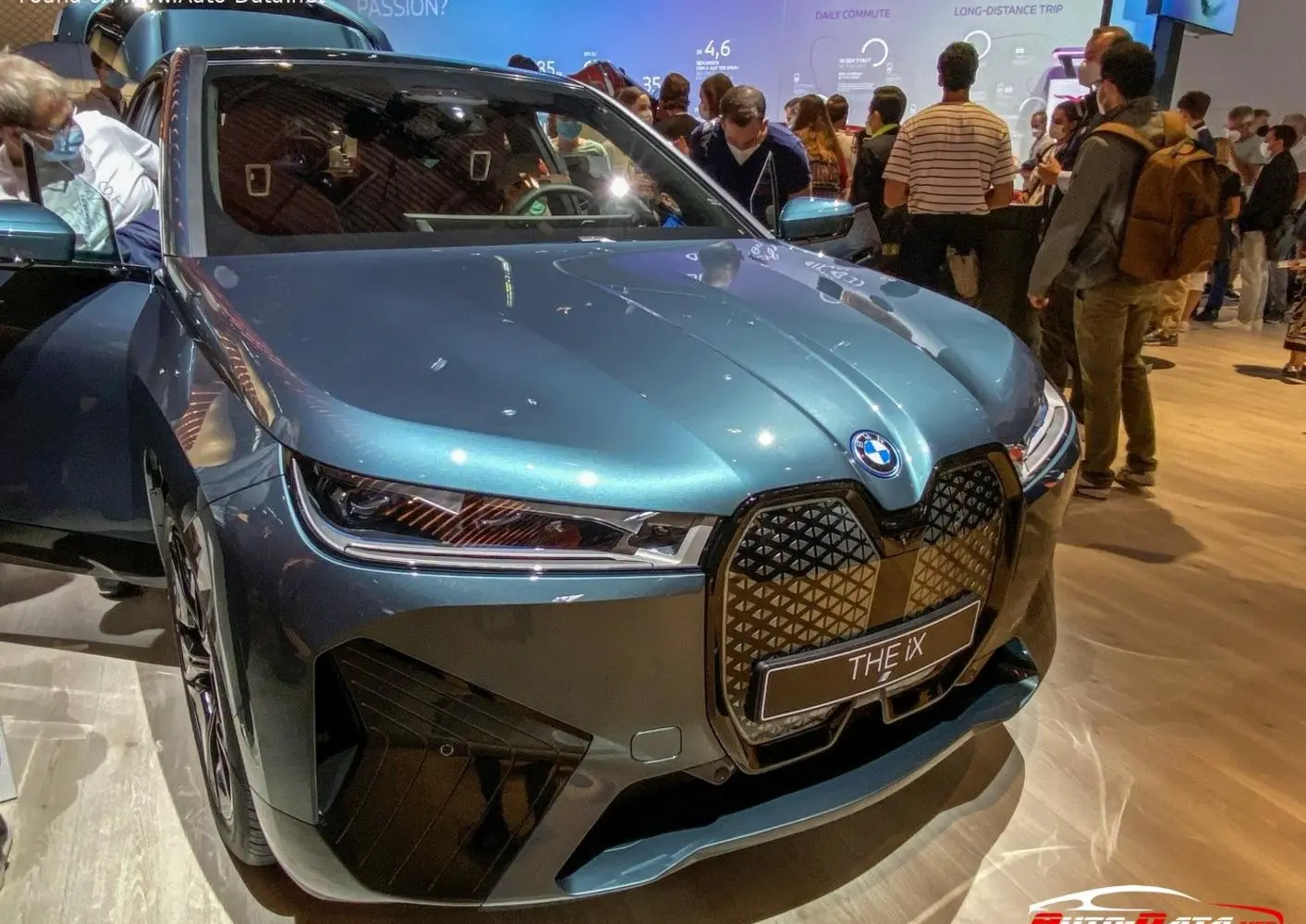 BMW iX (i20)-8
