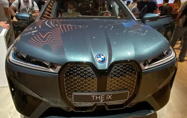 BMW iX (i20)-2