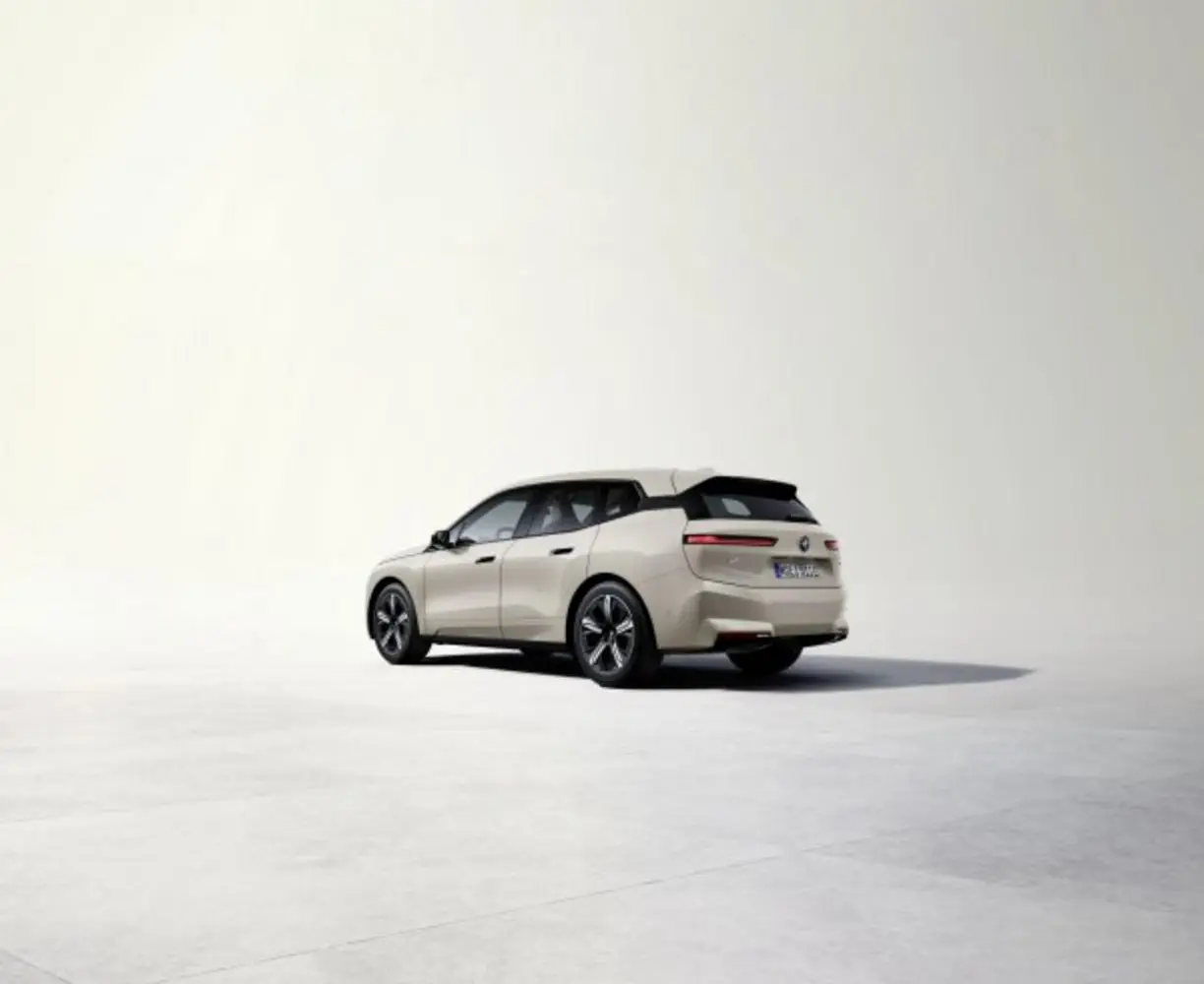 BMW iX (i20 LCI, facelift 2025)-16
