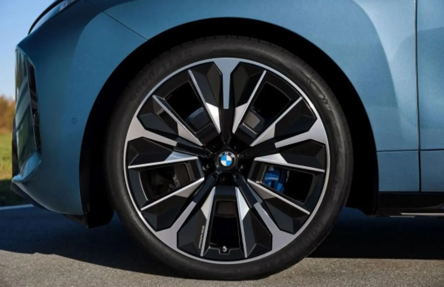 BMW iX (i20 LCI, facelift 2025)-14