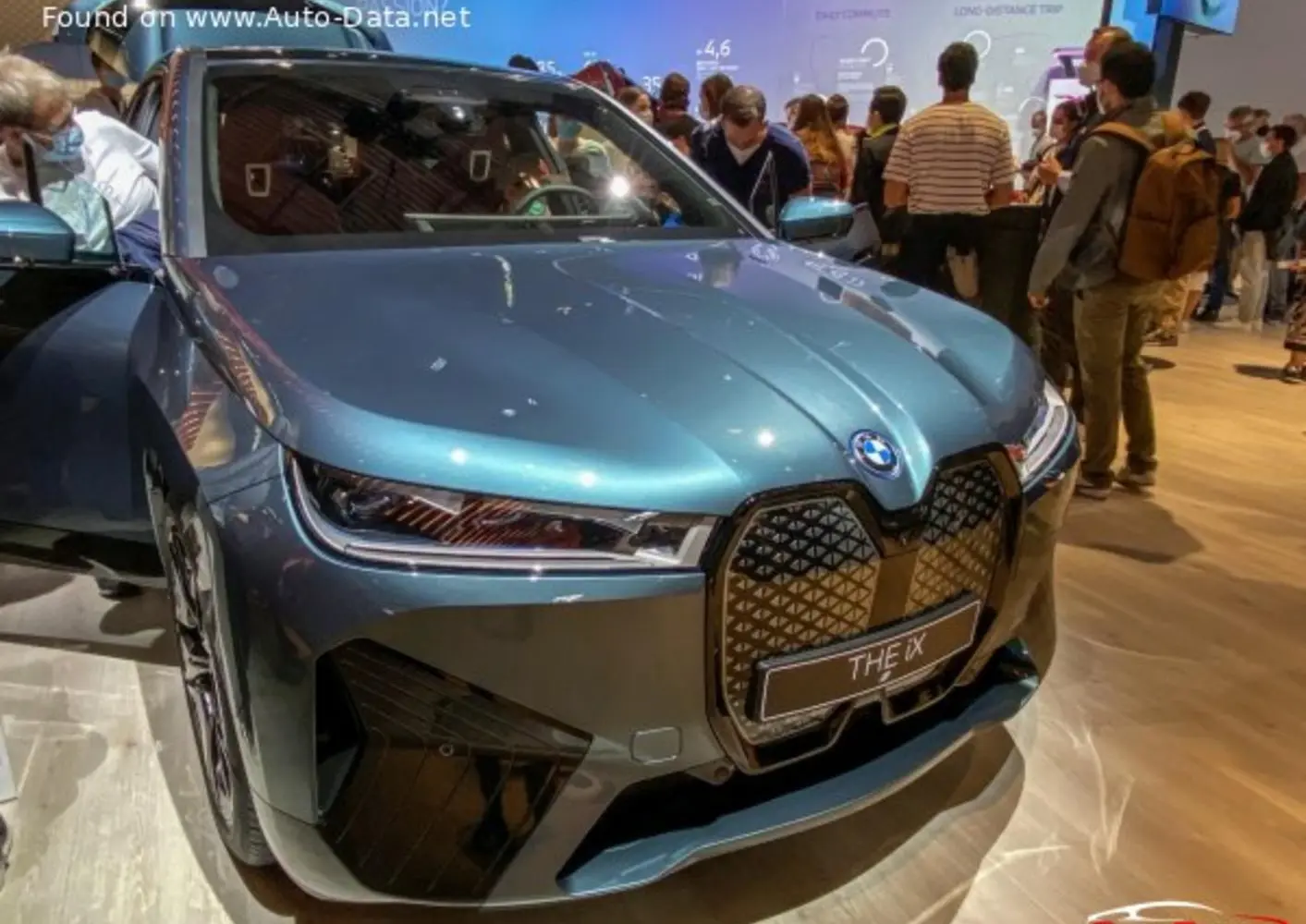 BMW iX (i20)-7