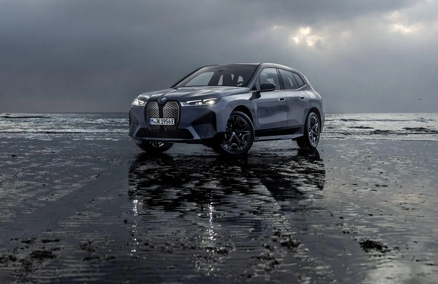 BMW iX (i20)-4