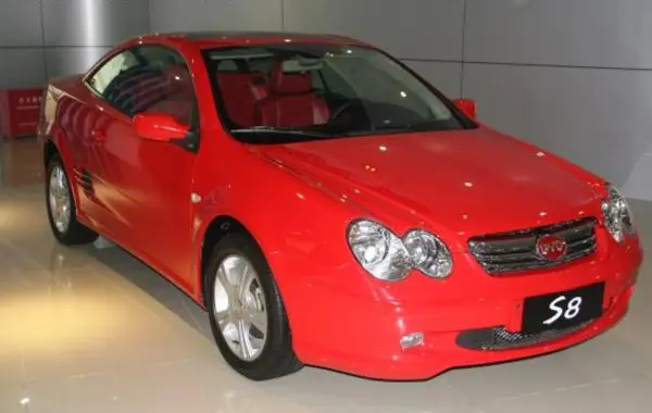 BYD F8
