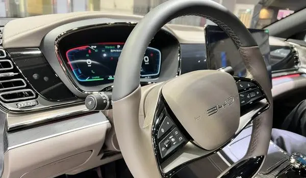 BYD Han (facelift 2022)-5