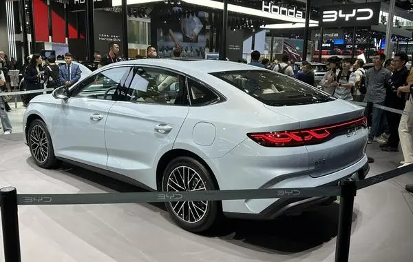 BYD Qin L-0