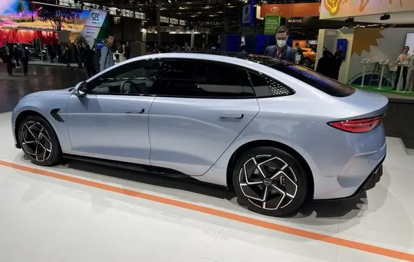 BYD Seal-1