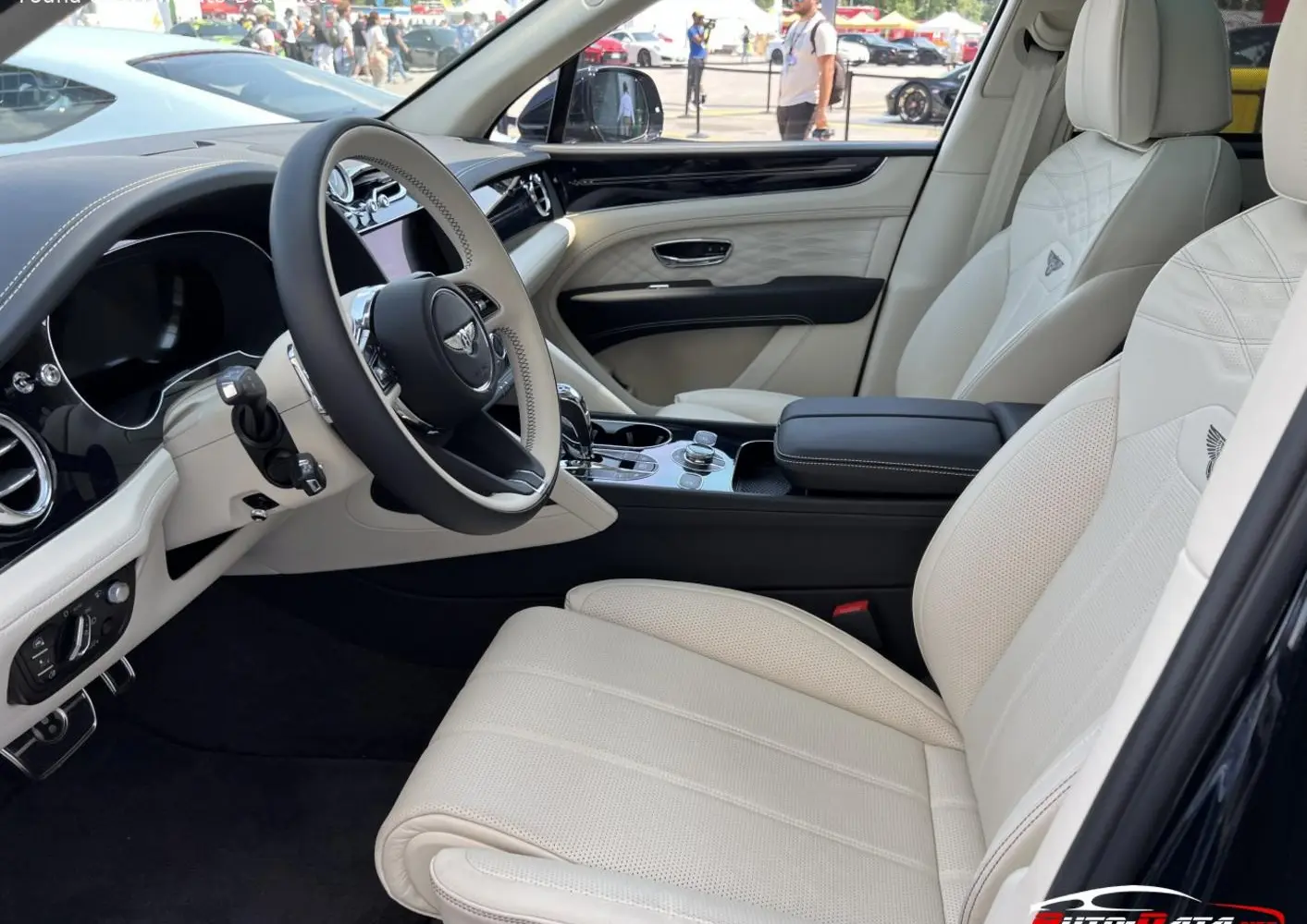 Bentley Bentayga EWB-17