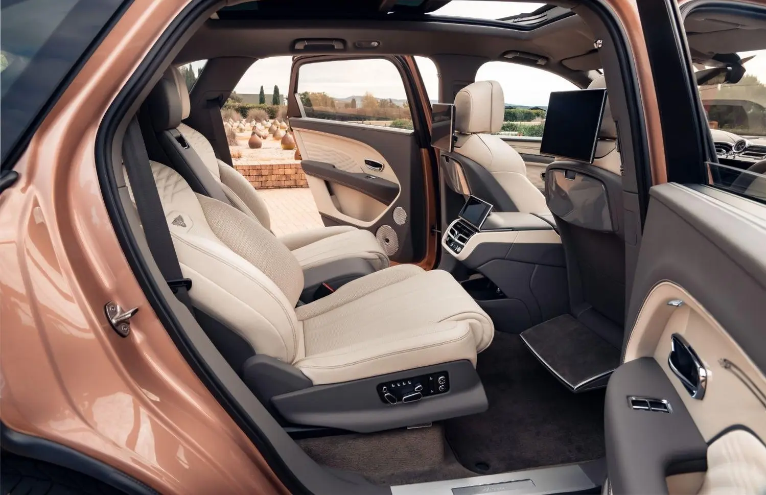 Bentley Bentayga EWB-14