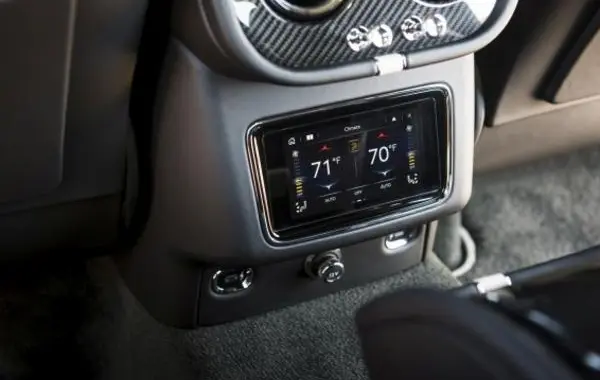 Bentley Bentayga (facelift 2020)-2